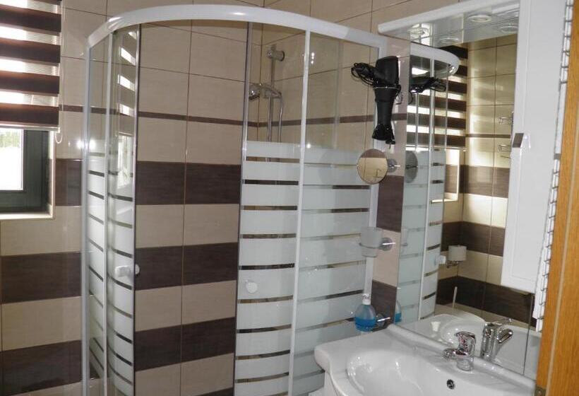 سوییت خانوادگی, Pri štorklji