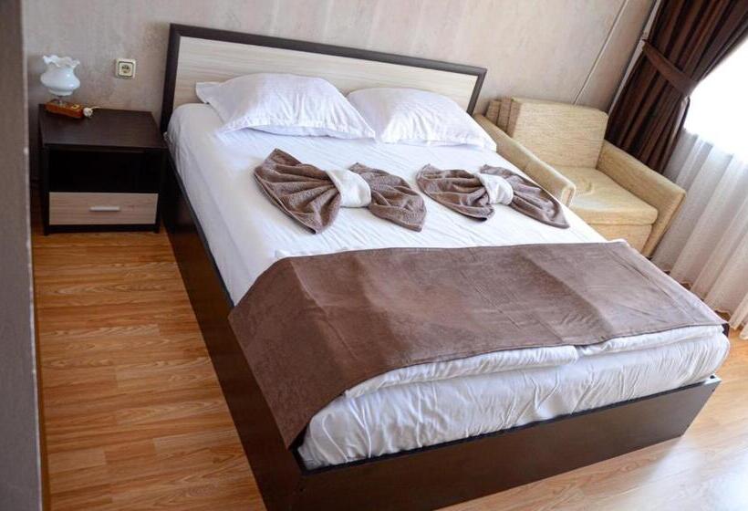 اتاق استاندارد با بالکن, Edelvais Guest House