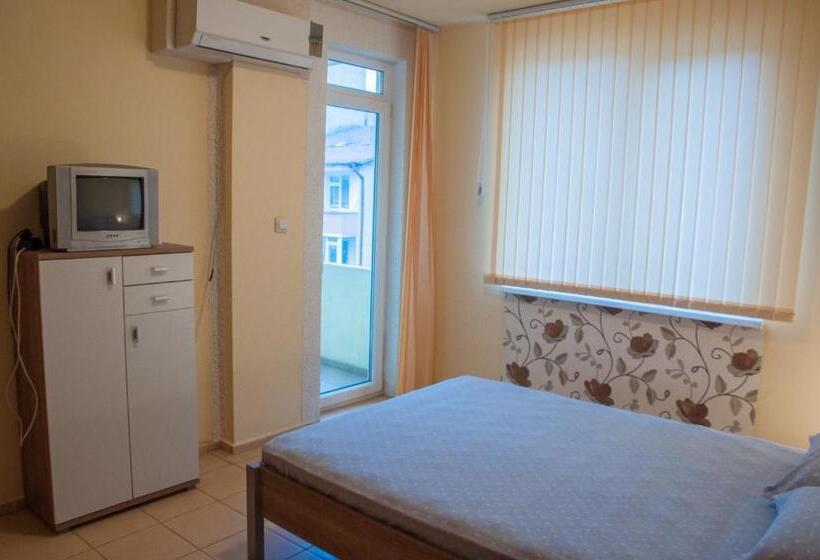 Апартаменты 1 Спальня с Балконом, Edelvais Guest House