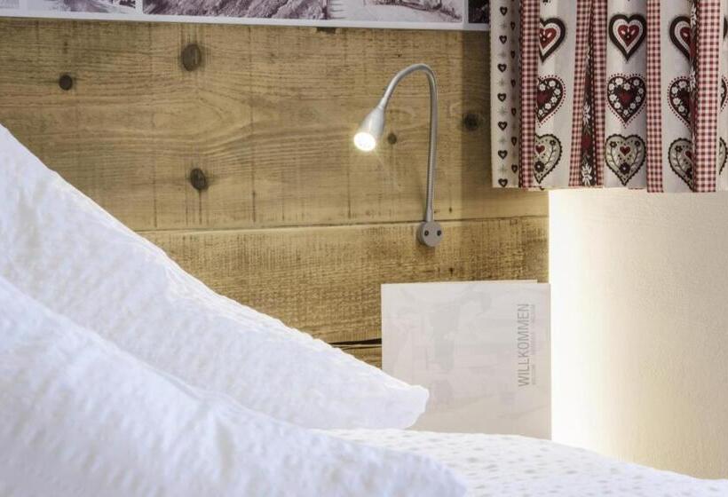 غرفة قياسية مزوَّدة بشُرفة, Gasthof Pension Wulfenia