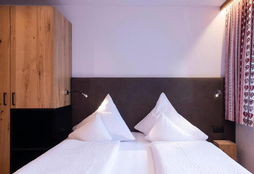 Семейный Номер, Gasthof Pension Wulfenia