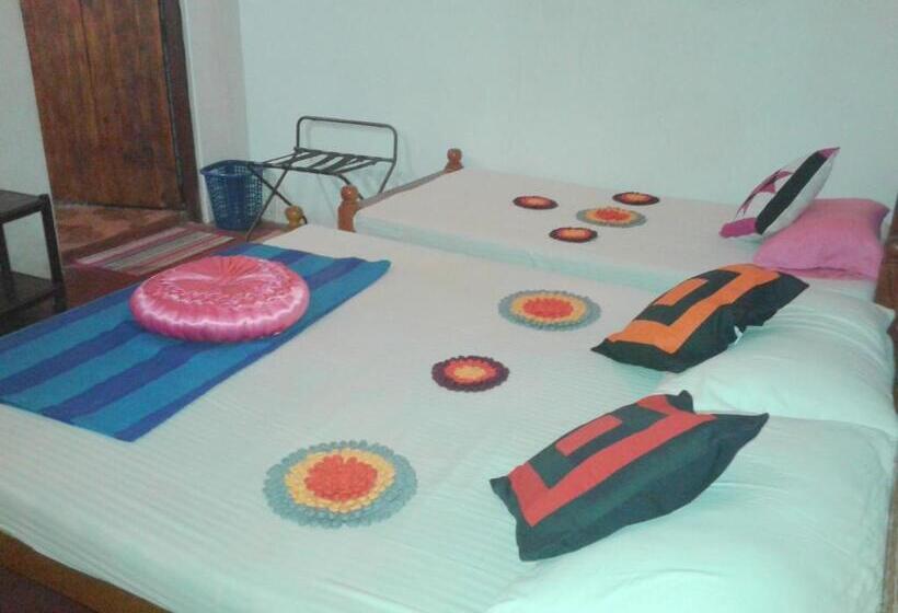 Трехместный Номер Классика, Lak Nilla Guest House