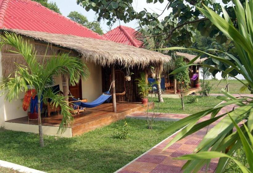بانگلوی سوپریور, Sunset Lounge