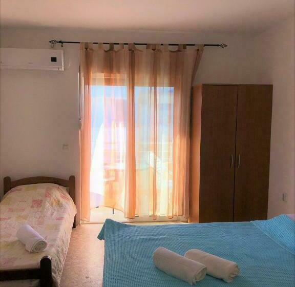 اتاق استاندارد با بالکن, Lazorja Rooms