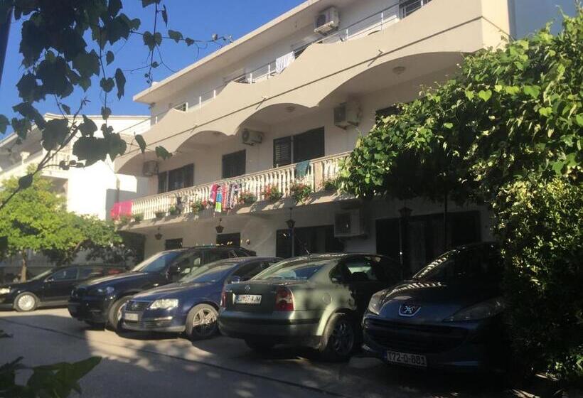 استودیو استاندارد با بالکن, Lazorja Rooms