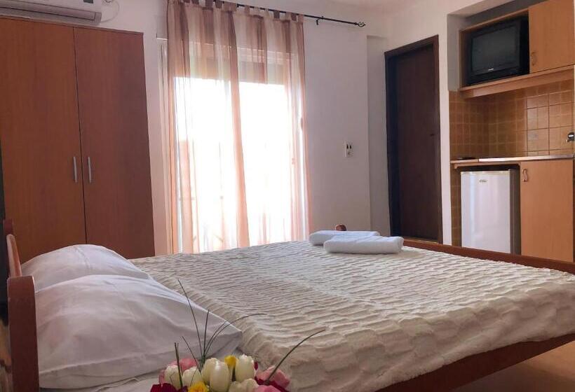 استودیو استاندارد با بالکن, Lazorja Rooms