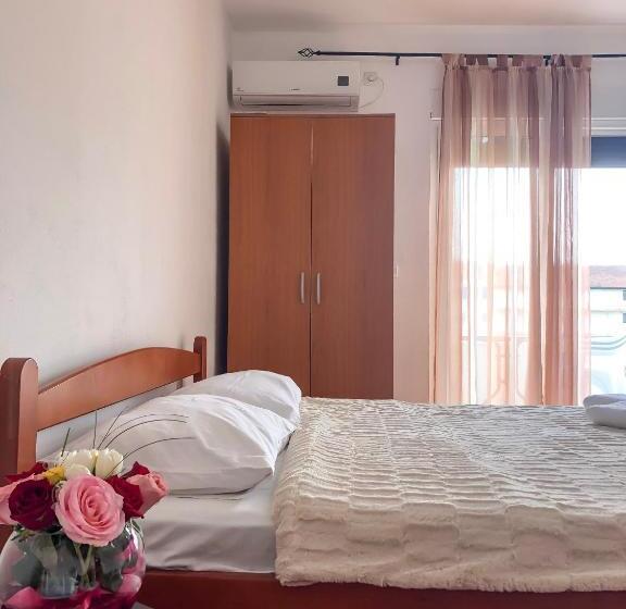 استودیو استاندارد با بالکن, Lazorja Rooms