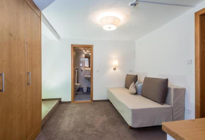 Quarto Triplo Estandar com Sacada, Rohrmooser Schlössl