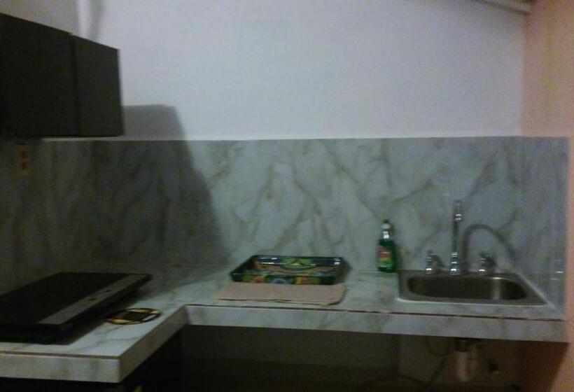 استودیوی استاندارد, Buenos Días Guest House