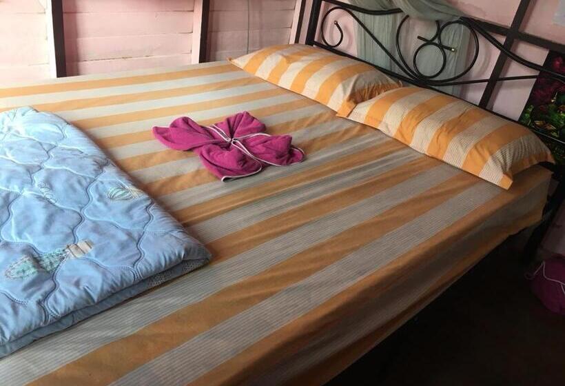 Quarto Estandar Banheiro Compartilhado, New Phiman Riverview Guesthouse