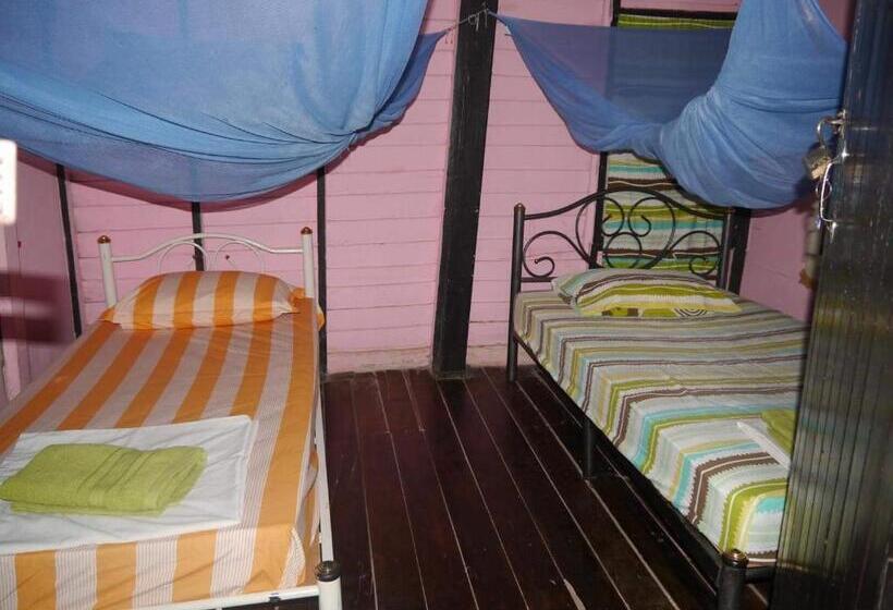 Quarto Estandar Banheiro Compartilhado, New Phiman Riverview Guesthouse