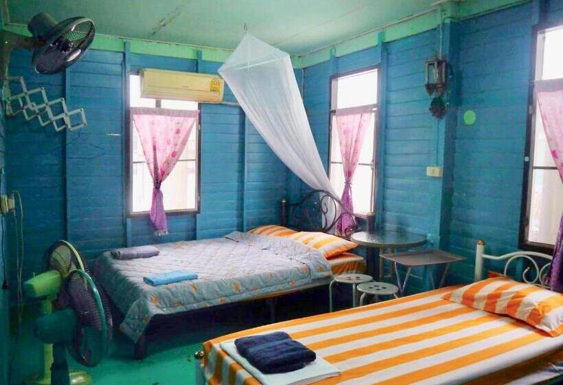 Quarto Triplo Estandar Banheiro Compartilhado, New Phiman Riverview Guesthouse