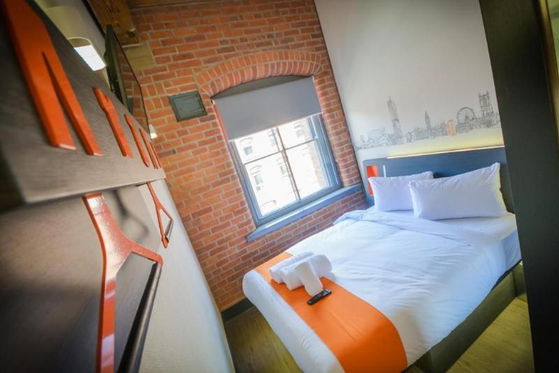 اتاق استاندارد برای معلولان, Easyhotel Manchester