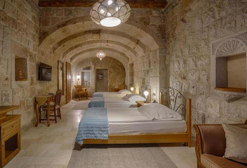 스탠다드 트리플 룸, Hera Cave Suites