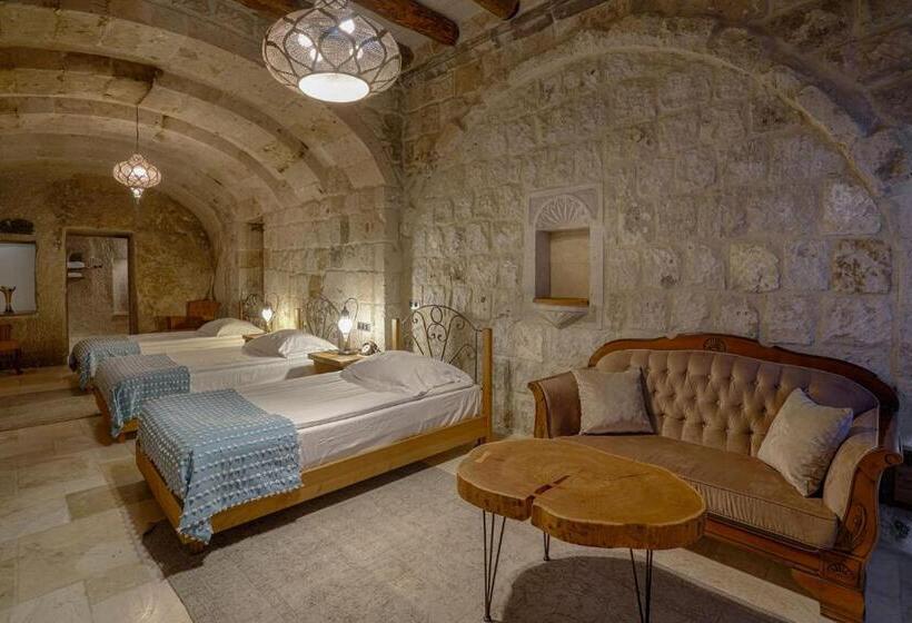 스탠다드 트리플 룸, Hera Cave Suites