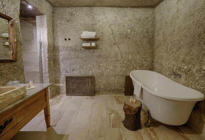 스위트 킹사이즈 침대, Hera Cave Suites
