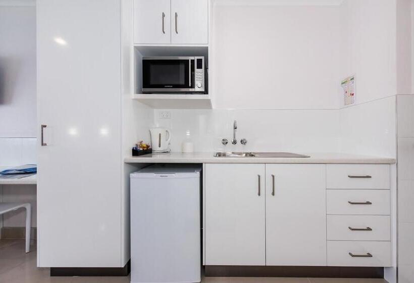 Семейный Номер, Casa Nostra Motel Mackay
