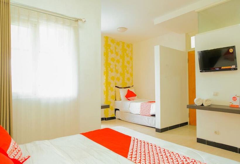 جناح عائلي, 32 Guest House By Oyo