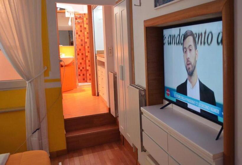 اتاق استاندارد سه نفره, B&b Degli Artisti