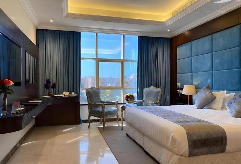 Номер Deluxe Кровать Кинг, Three Points Al Salama