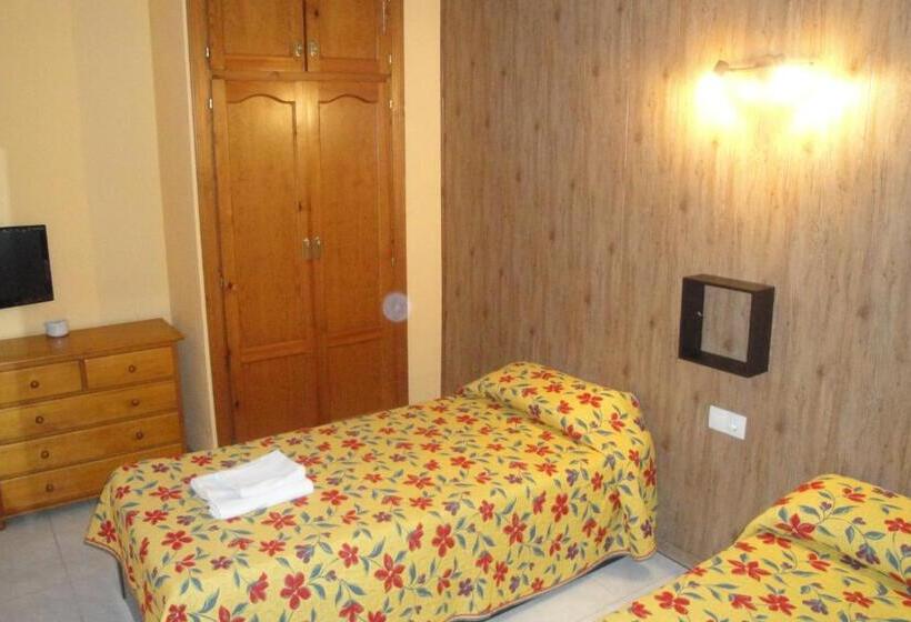 スタンダードルーム, Hostal Cristina