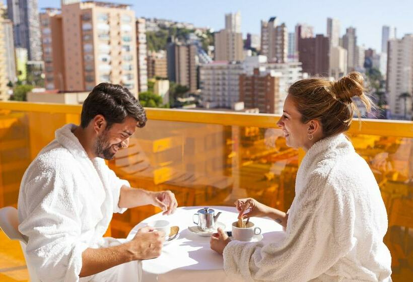 اتاق سوپریور با چشم‌انداز استخر, Hotel & Spa Dynastic