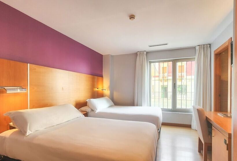 Quarto Estandar, Faranda Marsol Candás
