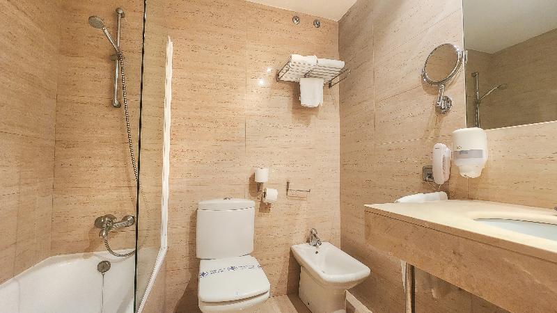 Quarto Estandar, Faranda Marsol Candás
