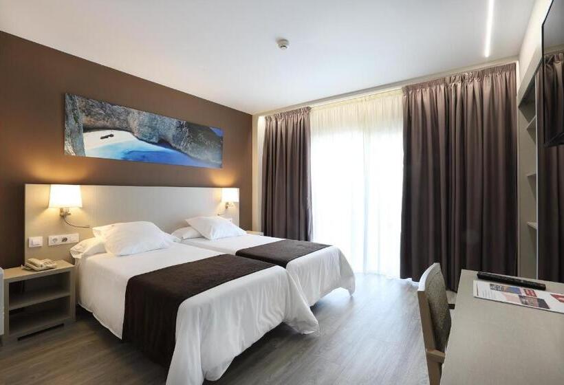 장애인을 위한 스탠다드 룸, Helios Benidorm