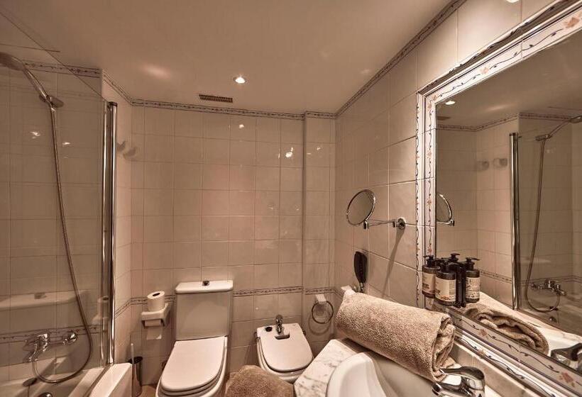 سوئیت جونیور با چشم‌انداز باغ, Maristel Hotel & Spa - Adults Only