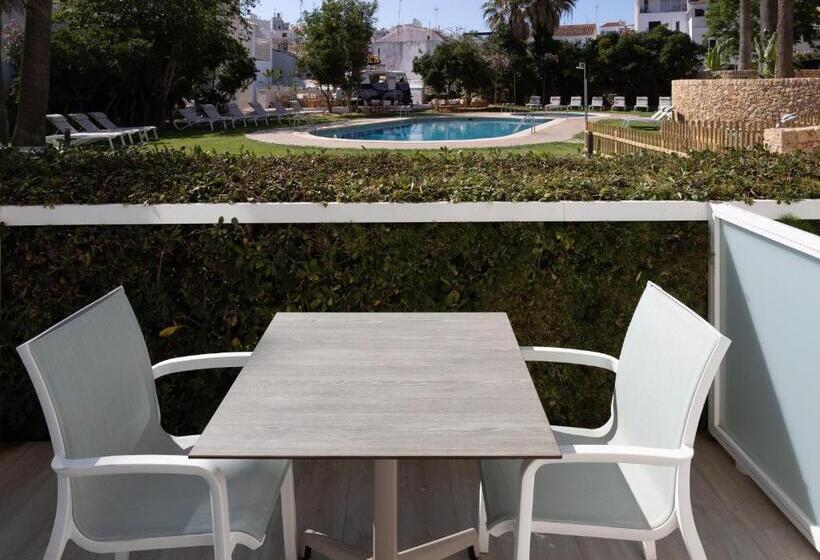 Standard Triple Room with Terrace, Catalonia Mirador des Port