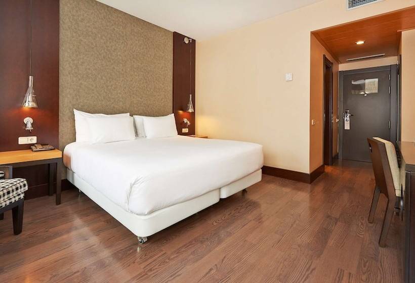Номер Superior, NH Barcelona Eixample