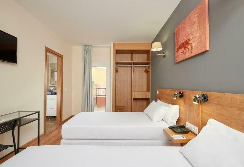 Quarto Estandar, Nura Santa Ponsa Pins