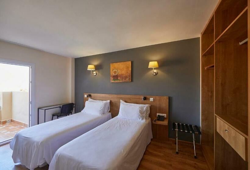 Quarto Estandar, Nura Santa Ponsa Pins