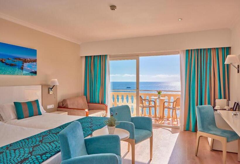 اتاق سوپریور با چشم‌انداز دریا, Universal Hotel Lido Park & Spa