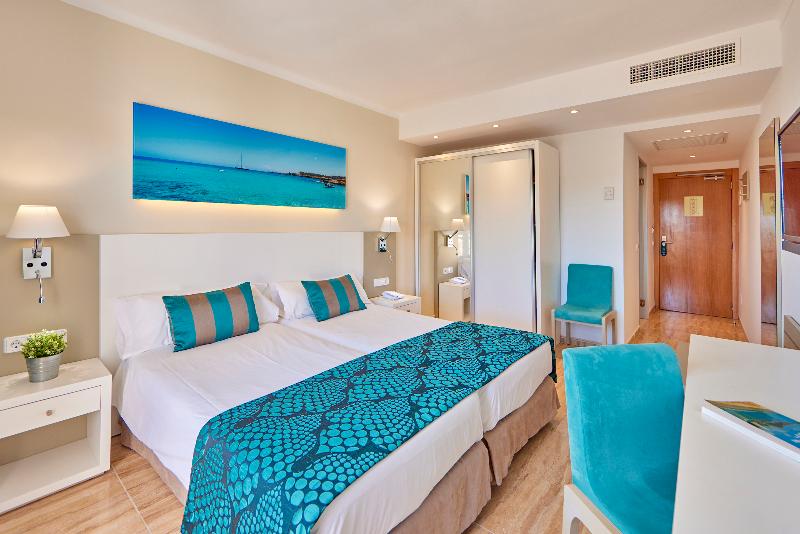 اتاق اساندارد با چشم‌انداز جانبی به دریا, Universal Hotel Lido Park & Spa