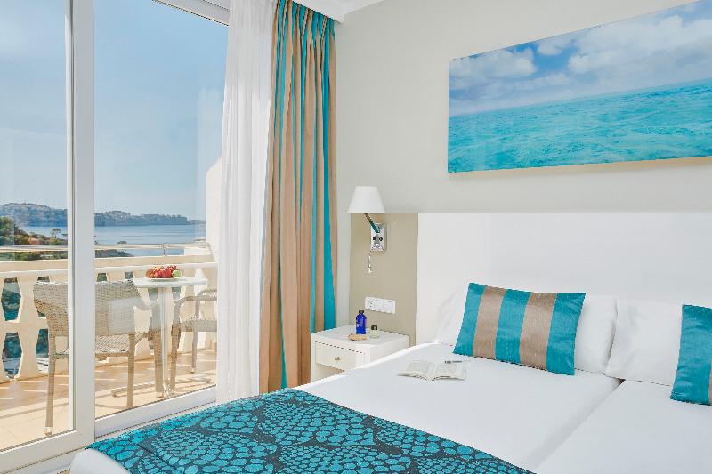 اتاق اساندارد با چشم‌انداز جانبی به دریا, Universal Hotel Lido Park & Spa