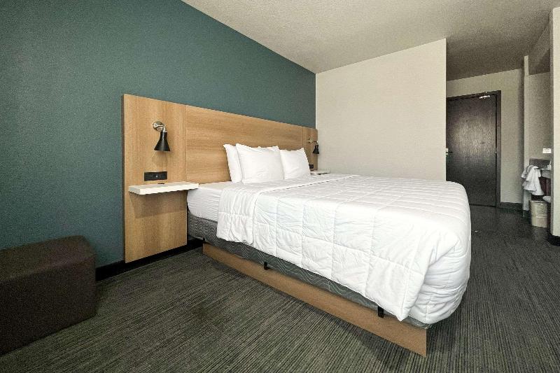 سوییت جونیور با چشم‌انداز دریا, Universal Hotel Lido Park & Spa