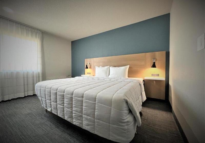 سوییت جونیور با چشم‌انداز دریا, Universal Hotel Lido Park & Spa