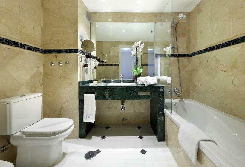 اتاق استاندارد سه نفره, Eurostars Conquistador
