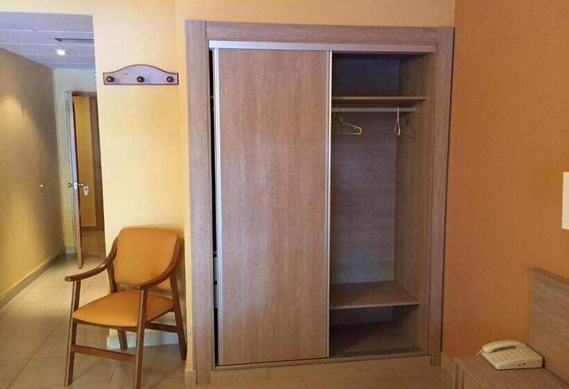 Номер Стандарт Трехместный, Manzanares