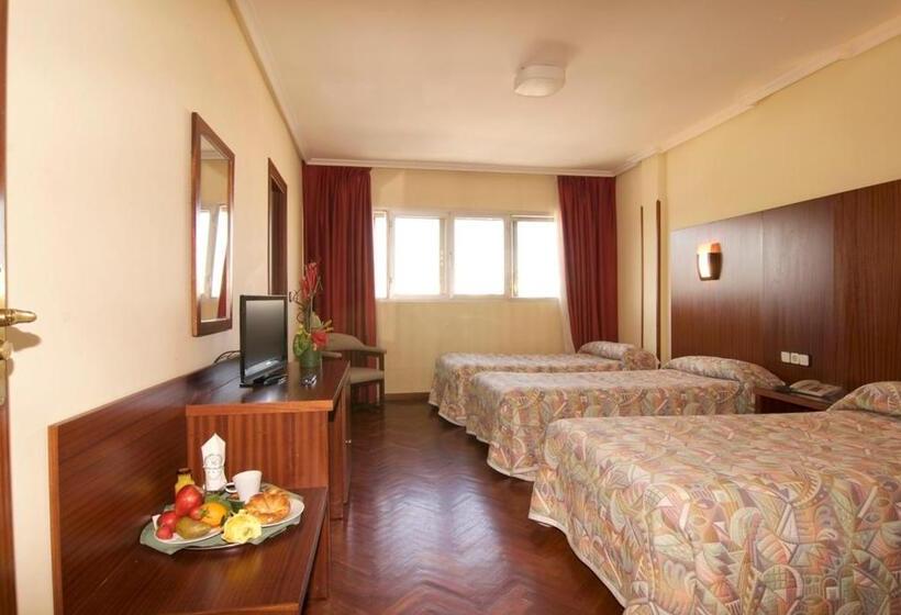 Habitación Triple Estándar, Galaico