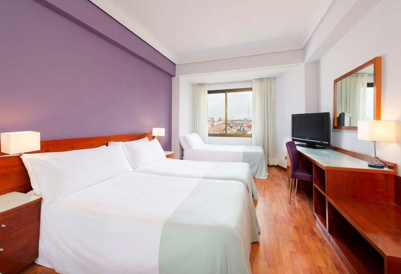 标准三人间, Madrid Centro Affiliated By Meliá