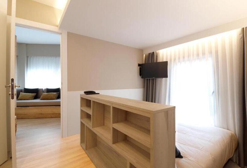 Quarto Familiar Superior, Montarto