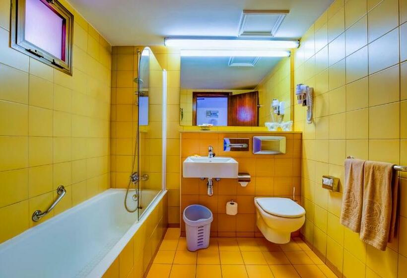 标准三人间, Sbh Taro Beach
