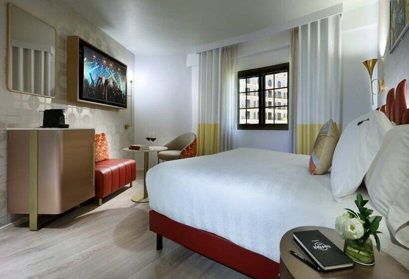 Quarto Superior, Hard Rock Hotel Marbella