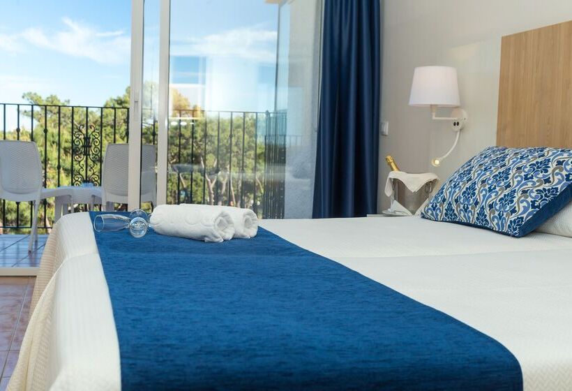 Quarto Triplo Estandar, Aluasun Marbella Park