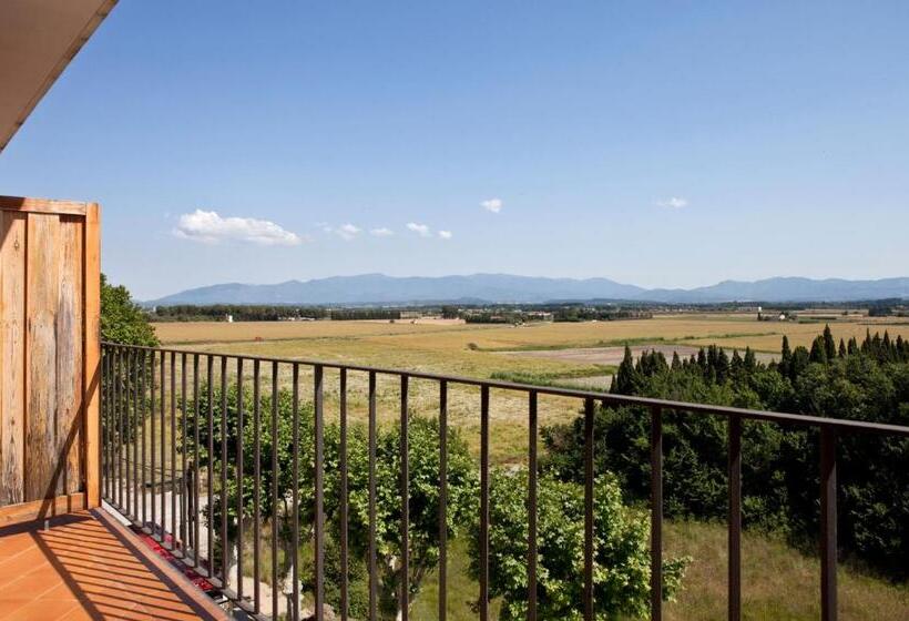 חדר סופריור, Emporda