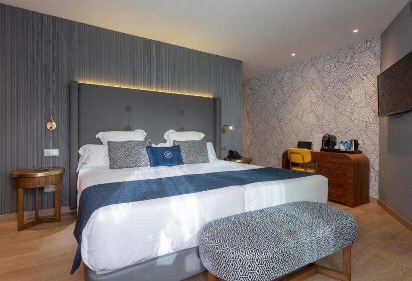 Premium room with terrace, Lima   Adults Recommended