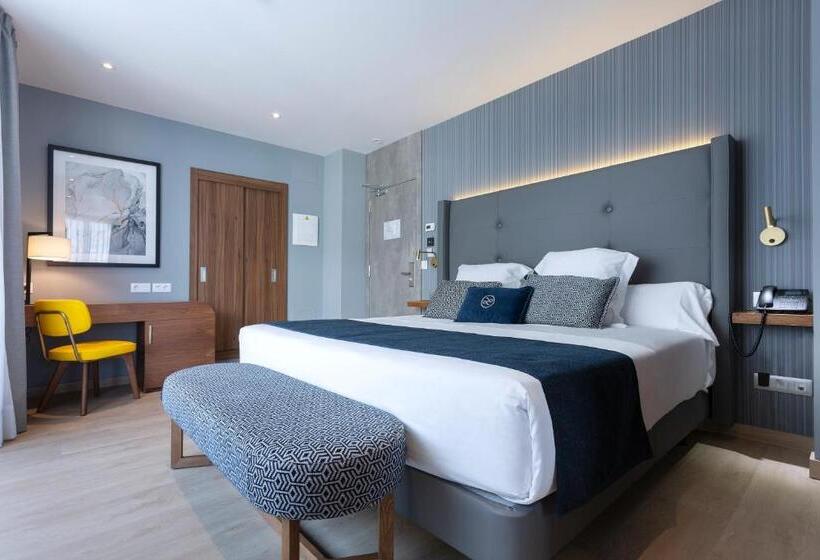 Premium room with terrace, Lima   Adults Recommended
